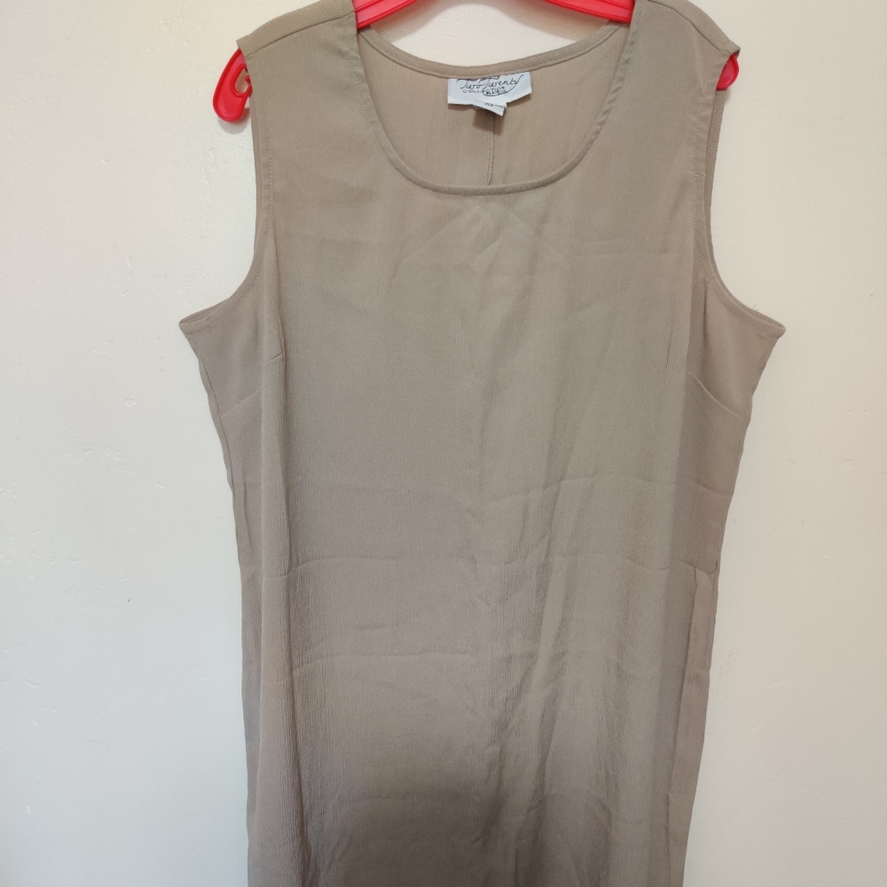 Dress sleeveless